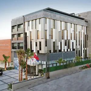 Otel Mia, İzmir